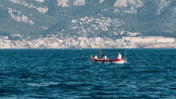 Daytrip on an authentic boat