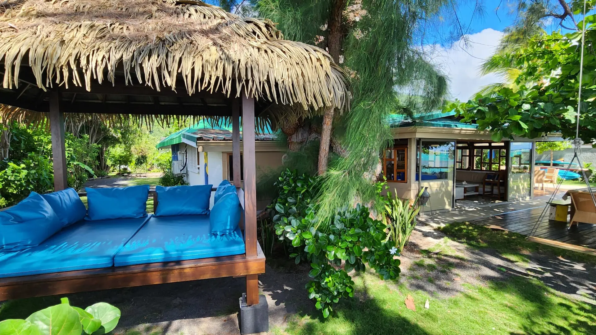 Villa Coco Lagoon - Tahiti Homes