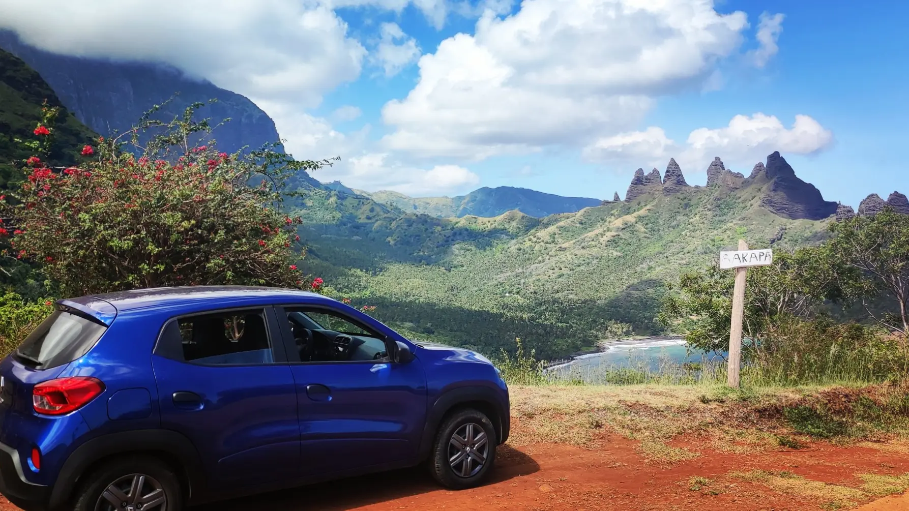 Notre voiture de location dédiée à nos voyageurs à disposition au Lodge