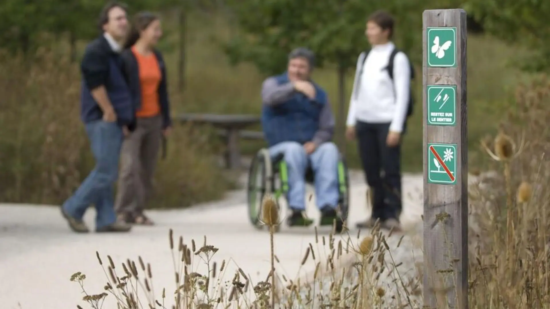 Boucle accessible aux fauteuils roulants et aux poussettes