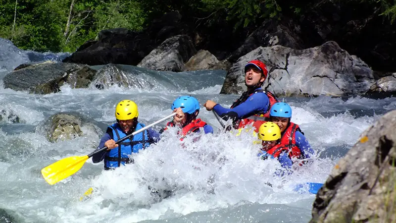 Descente en rafting avec No Limit Rafting