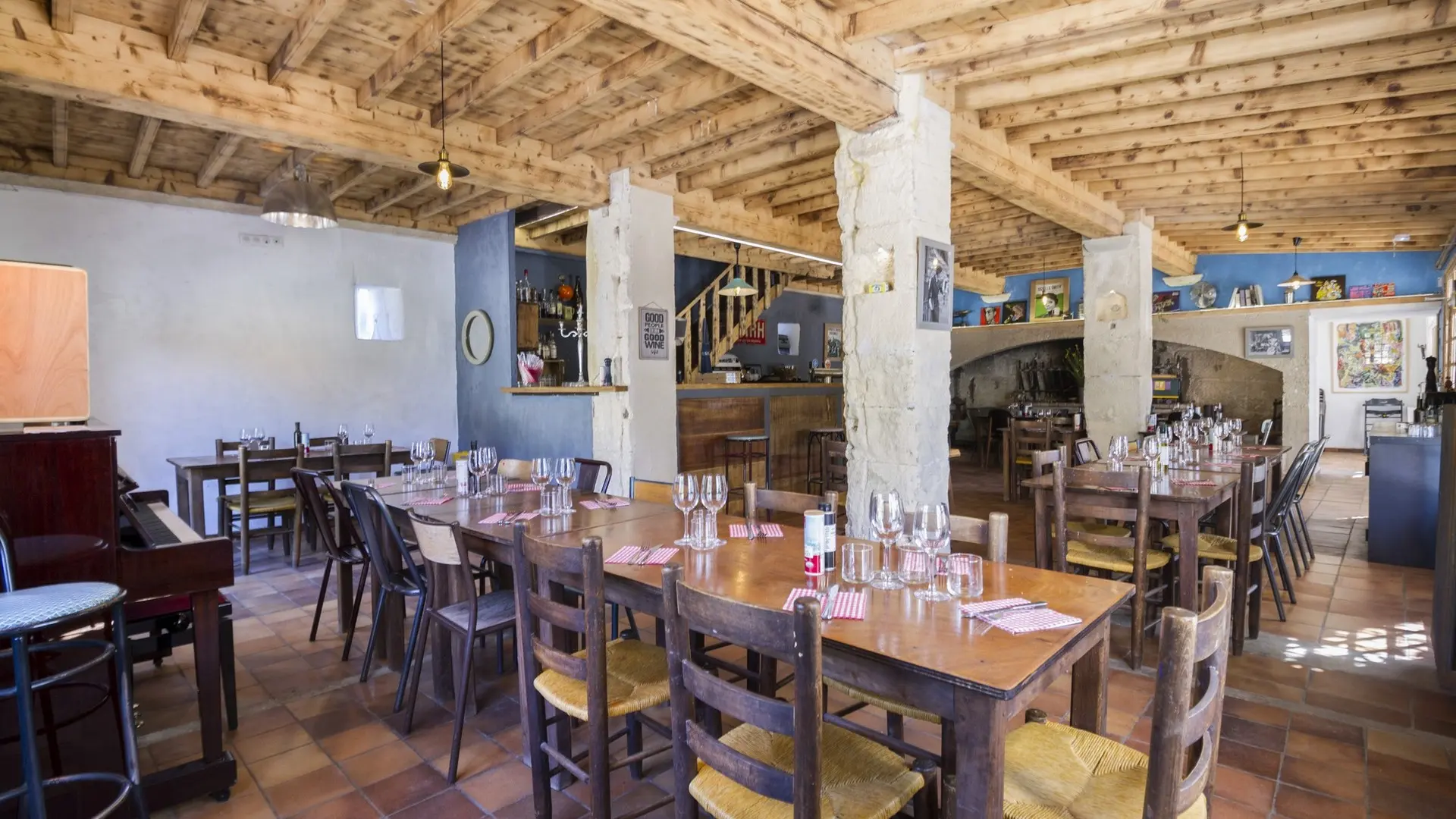 Chez Tata Simone_Mouriès_salle