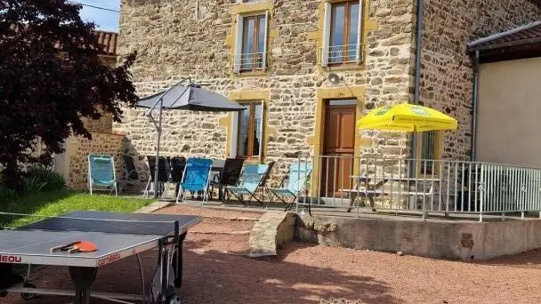 Loisir sur place mis à disposition : table de ping-pong, jeu de Molki, panier de basket