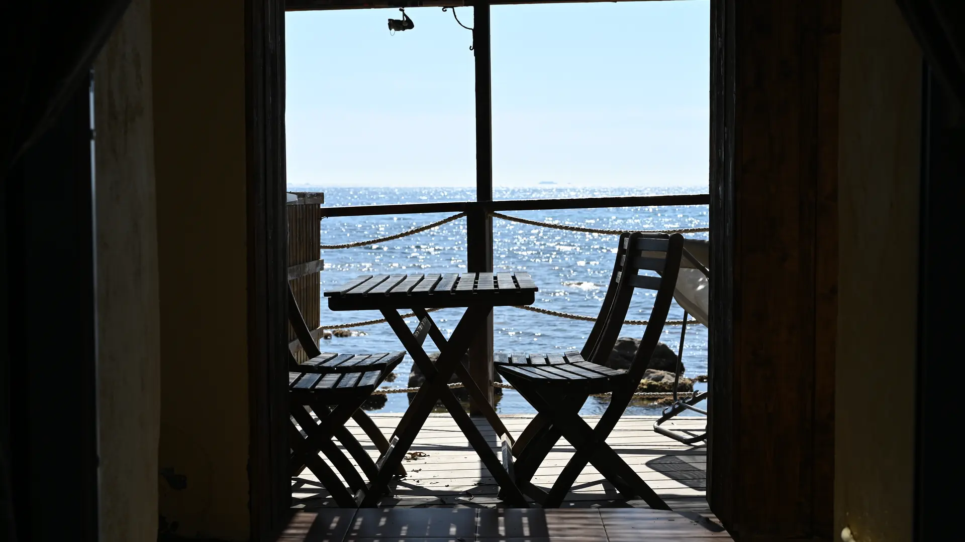 La chambre double pieds dans l'eau