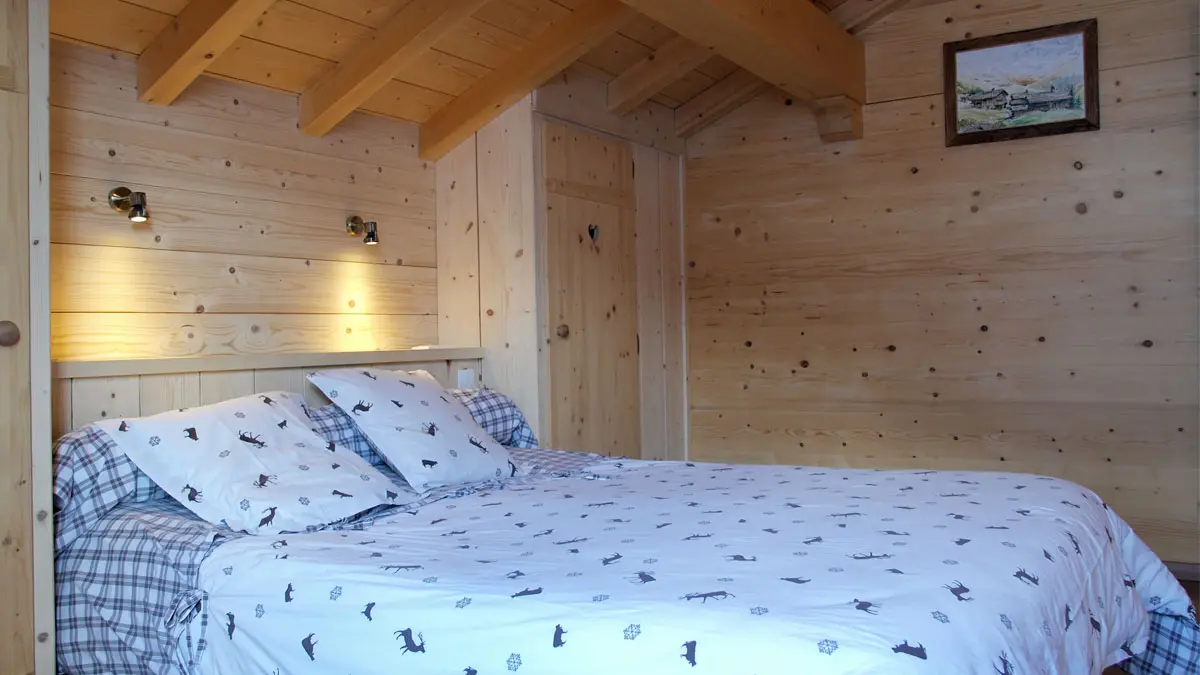 Chambre lit double/ Bedroom - Chalet la Perle des Neiges - Le Grand-Bornand