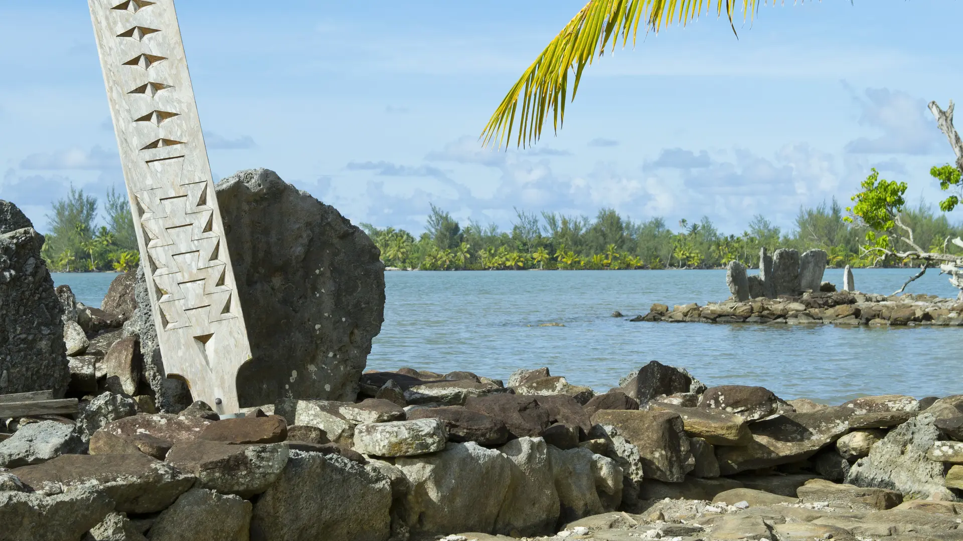 Marae 2 Huahine