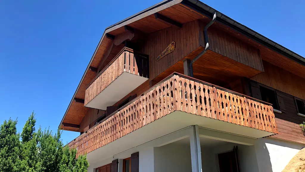 Extérieur du chalet en été