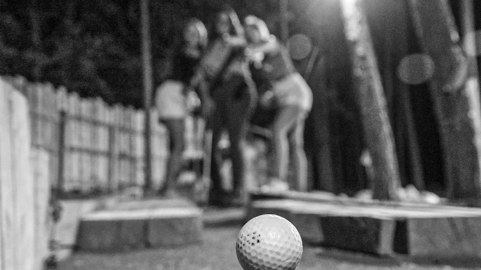 Mini golf nocturne