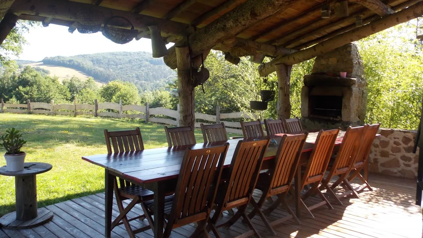 terrasse gîte du Couturon