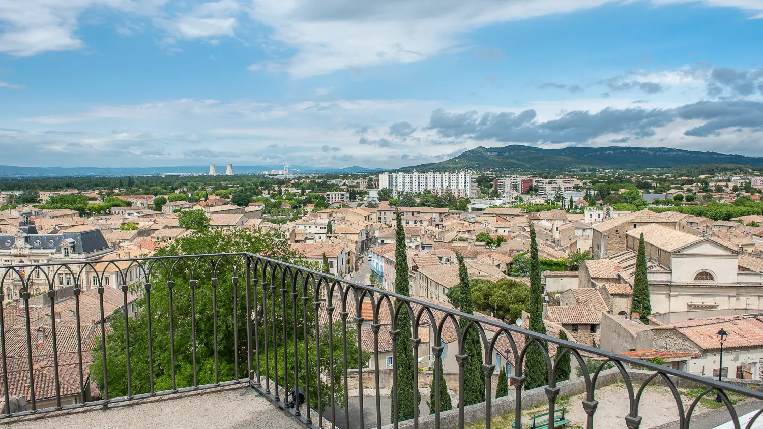 Vue sur Bollène depuis le jardin de la Collégiale Saint Martin