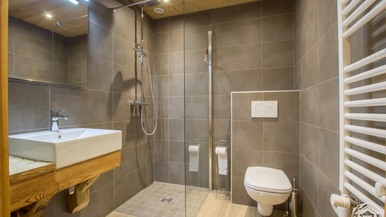 Salle d'eau de la chambre 2