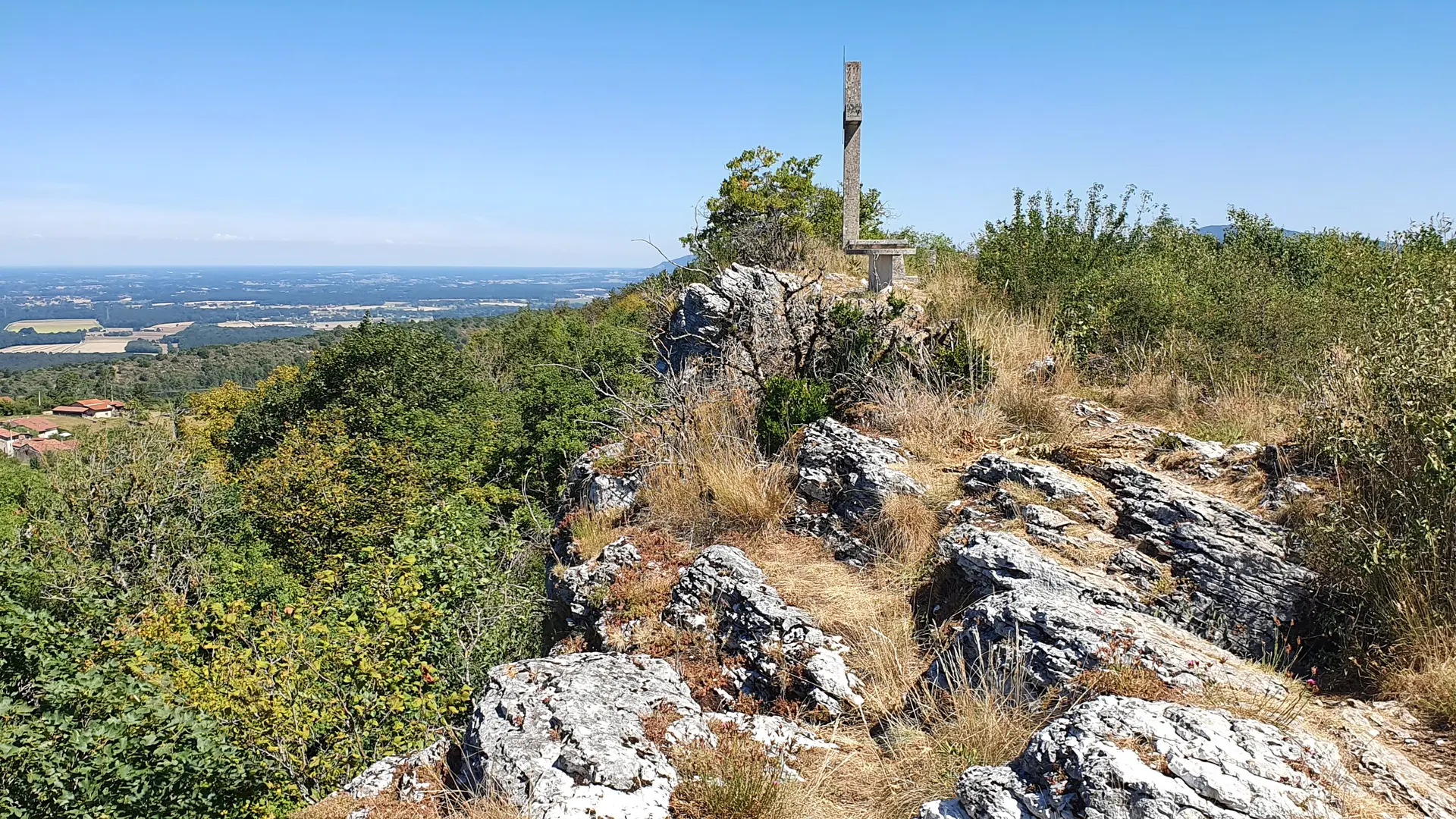 Belvédère des ruines de l'église de St Julien sur Roche