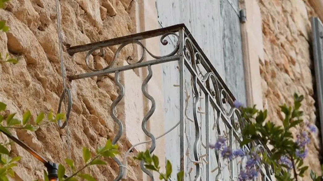 Maison Mistral, Bistrot les Pieds dans l'eau_Saint-Rémy-de-Provence