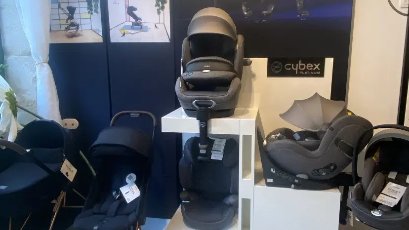 espace de vente des poussettes et maxi cosy