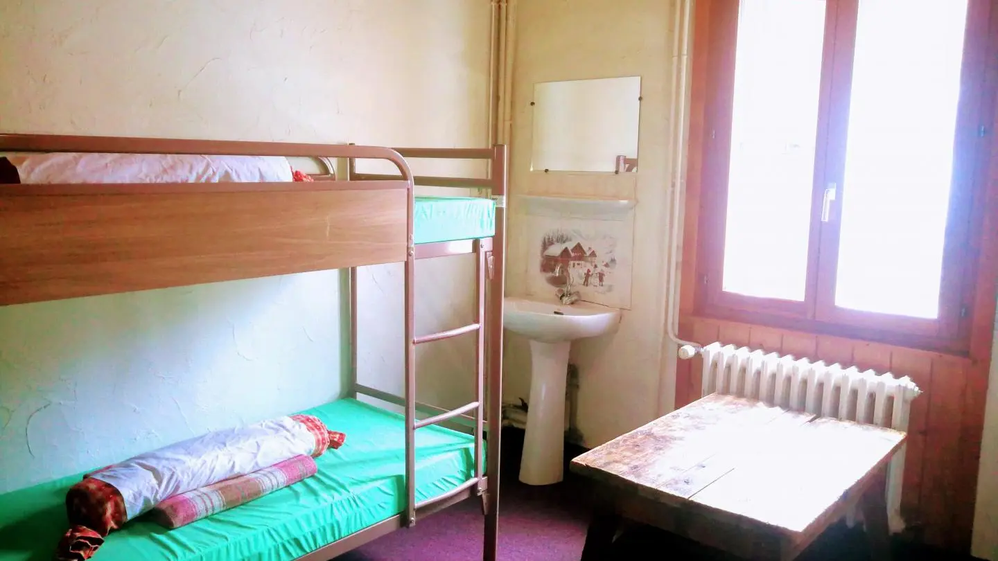 Dortoir de 6 lits, au rez-de-chaussée