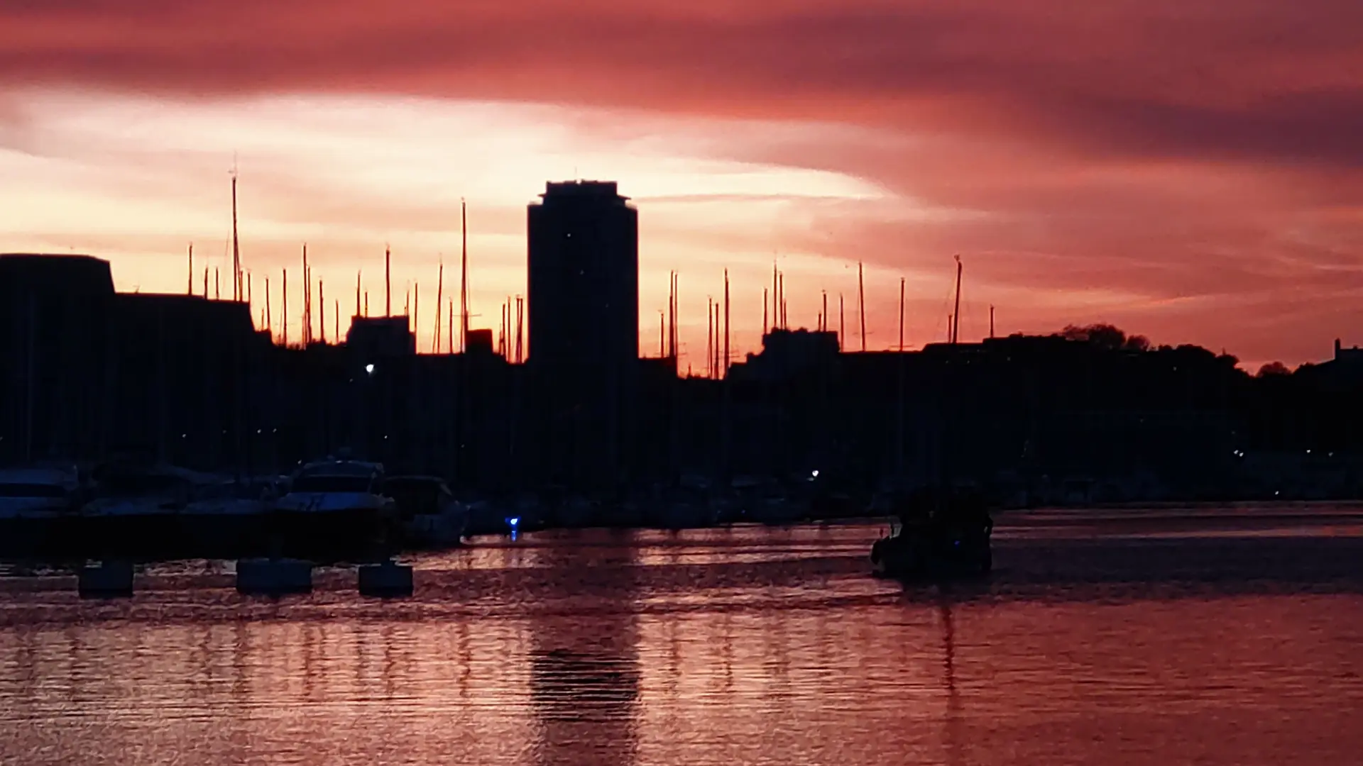 Le Vieux Port de Marseille au crépuscule