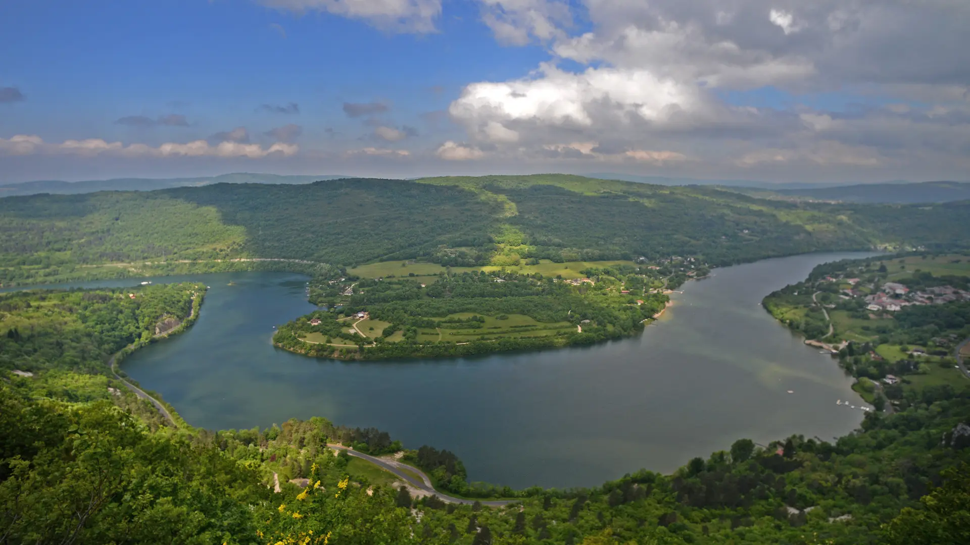 Belvédère des Roches, vue sur l'île Chambod
