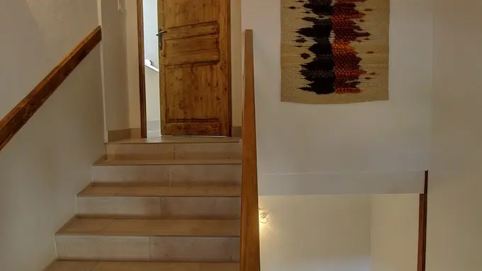 L'accès menant jusqu'au gîte.