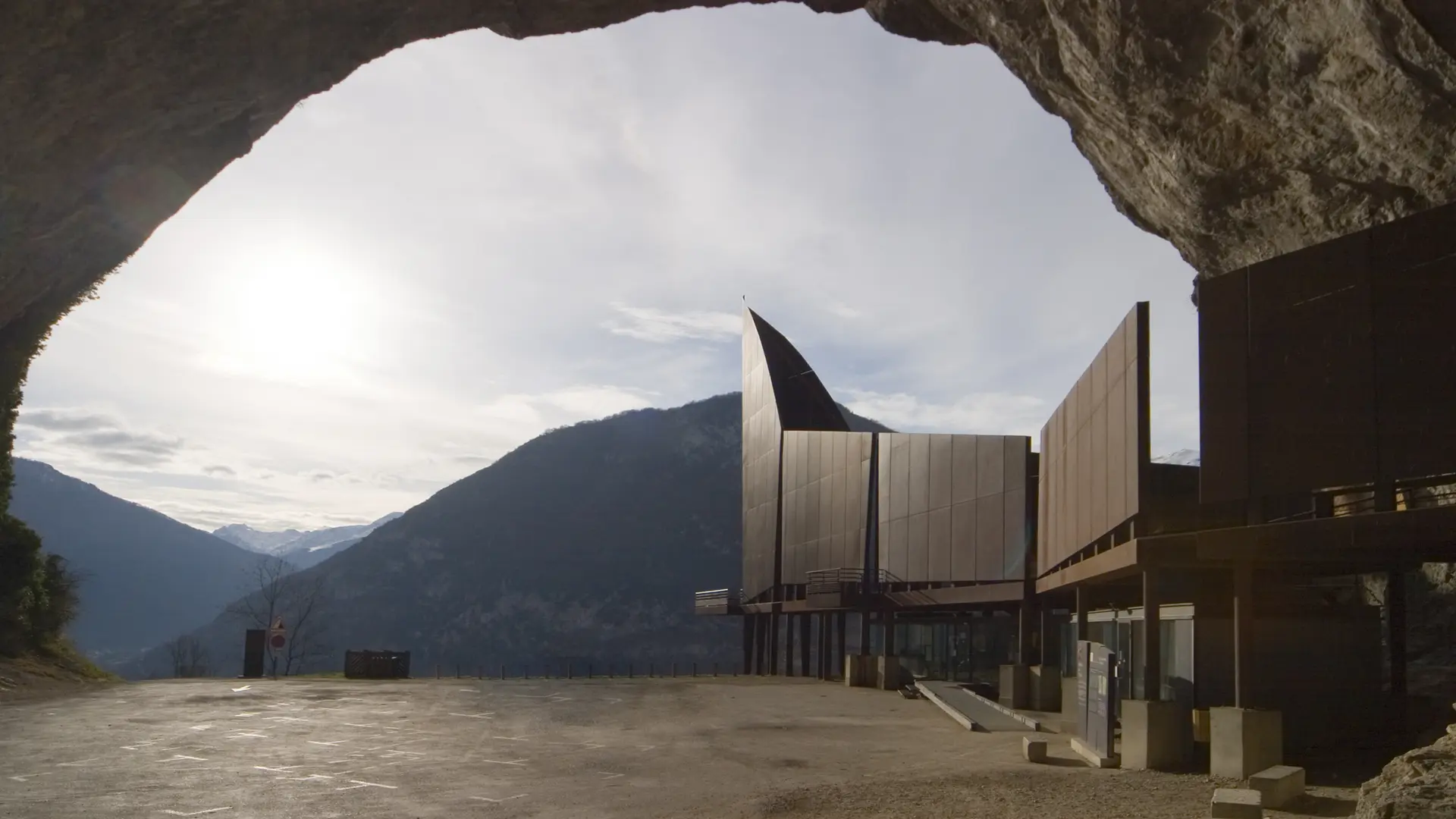 Découvrez l'immensité de la grotte de Niaux !