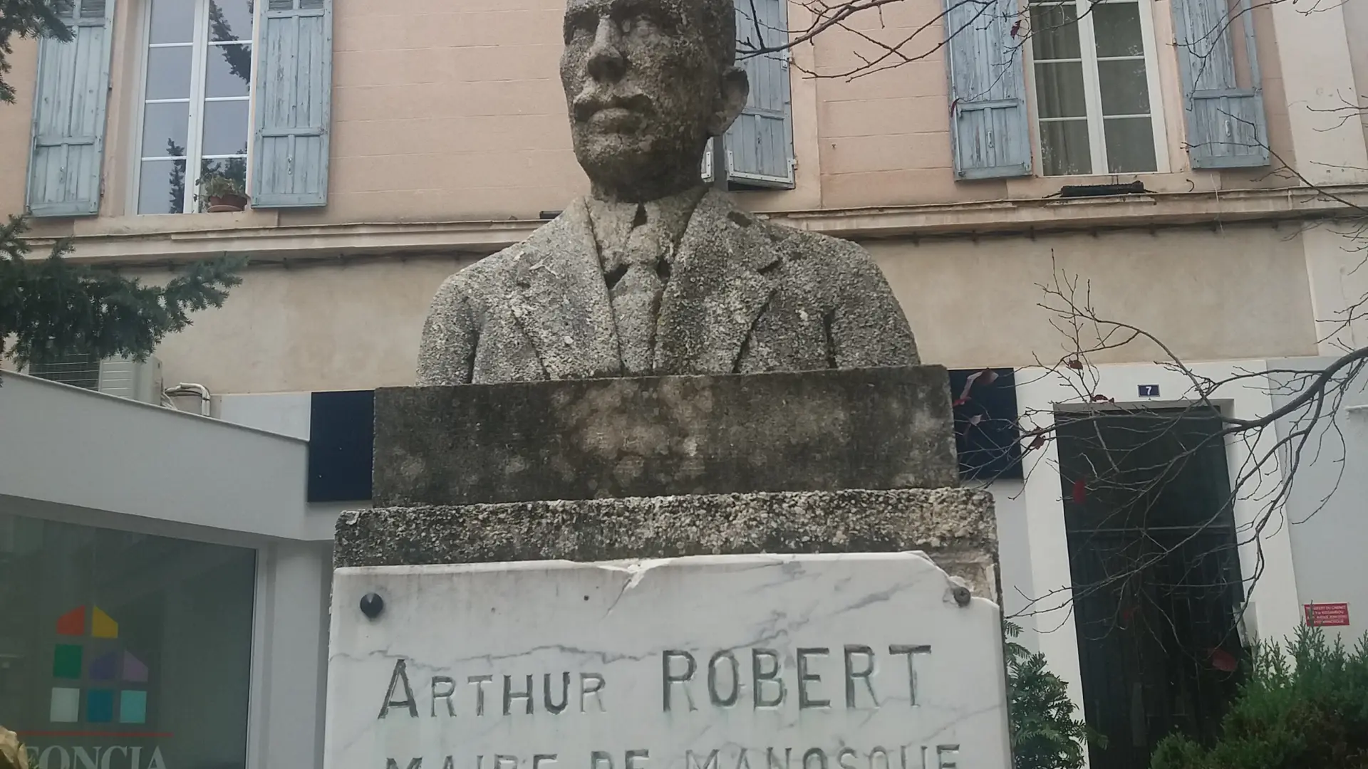 Stèle Arthur Robert