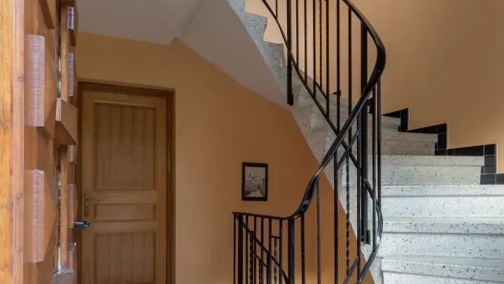 Escalier accès gîte