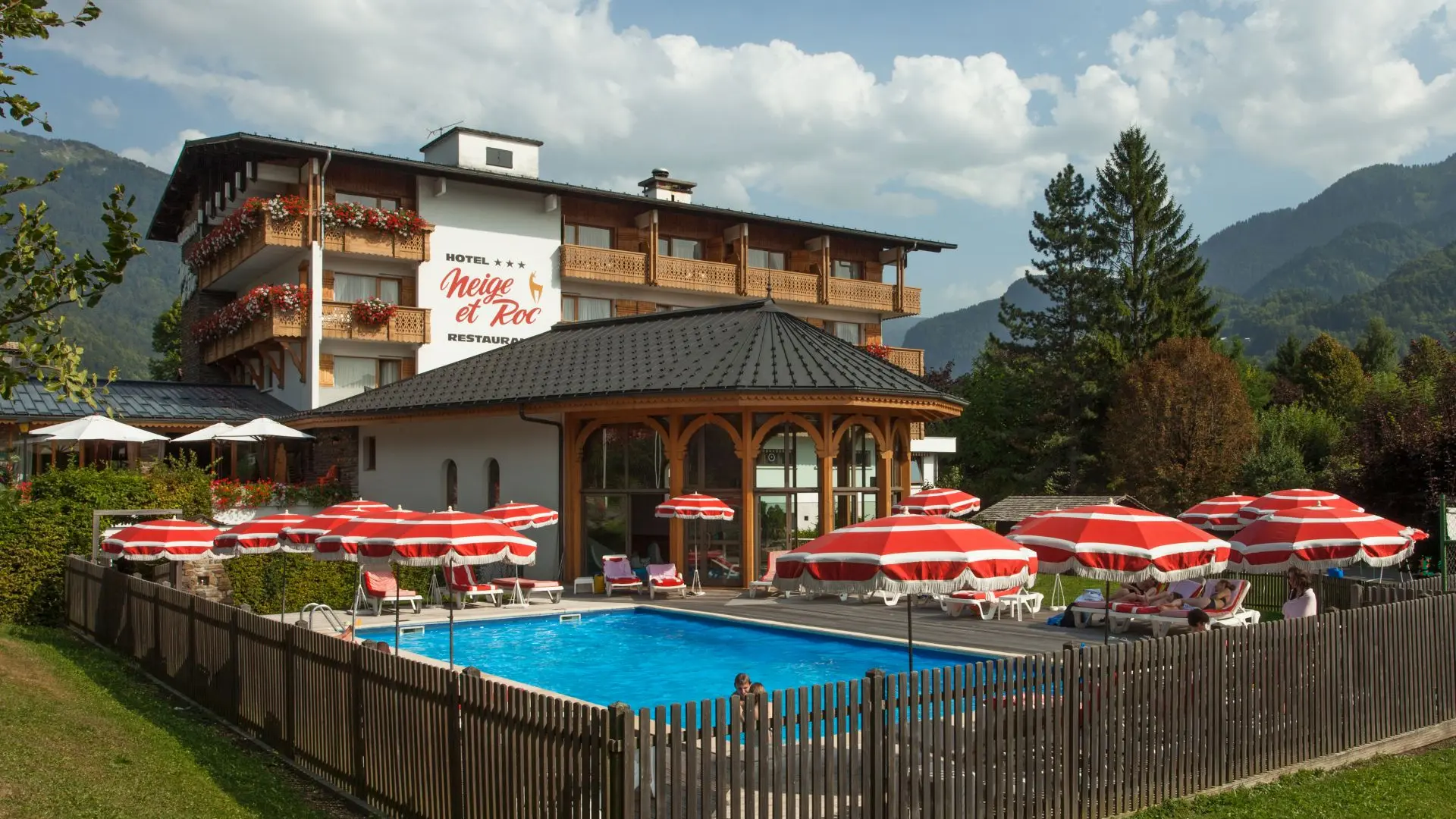 Piscine extérieure