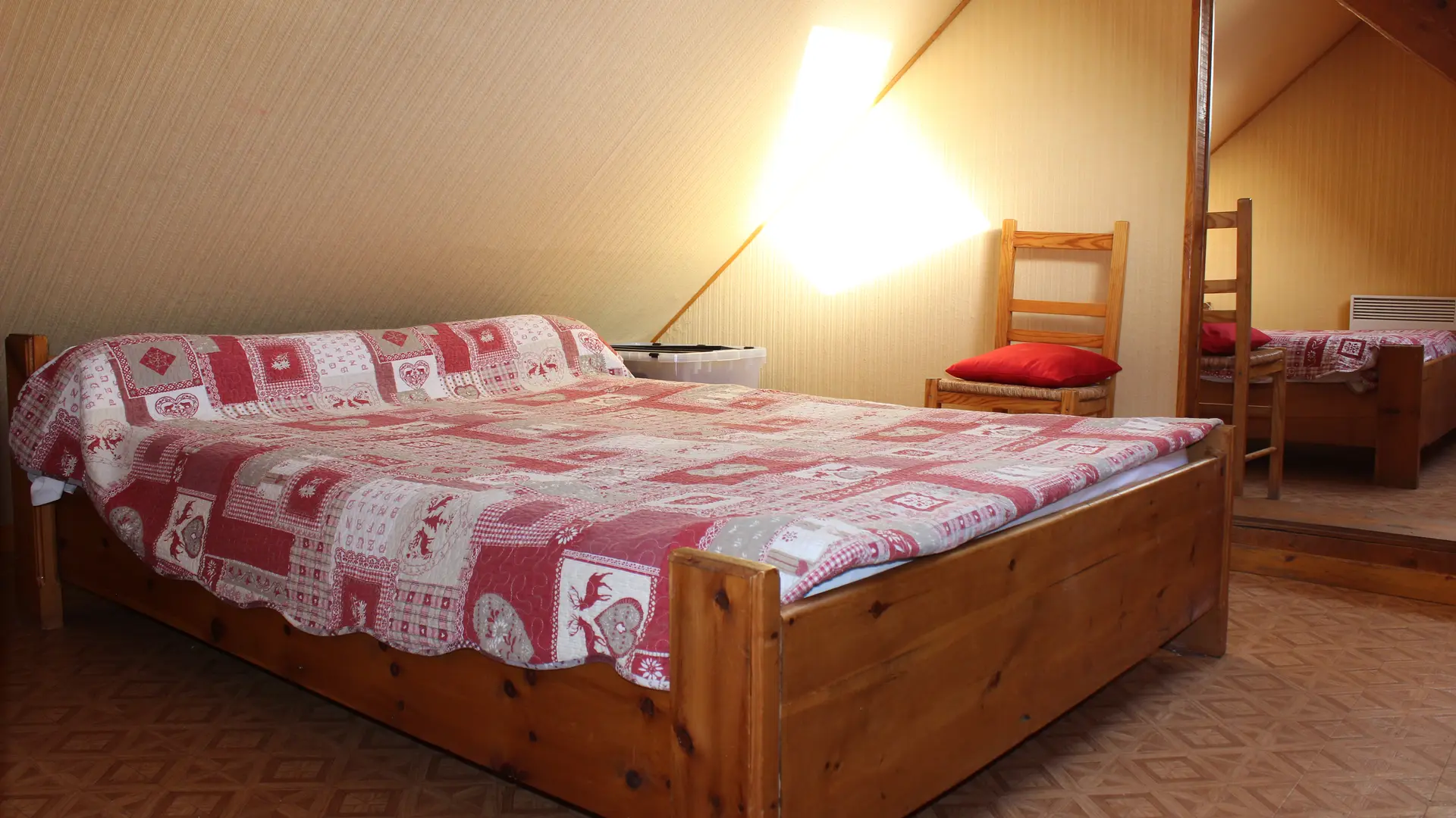 chambre dortoir sous le toit