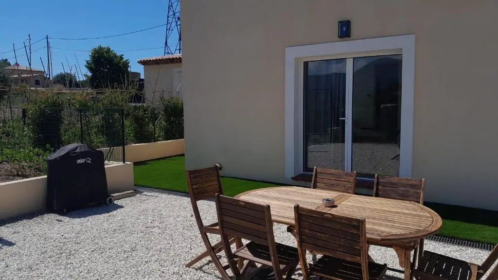 Gîte Maïoun Crémat-Le Baou-Terrasse privative en rdc mitoyenne Gîte 6377  -Gîtes de France Alpes-Maritimes