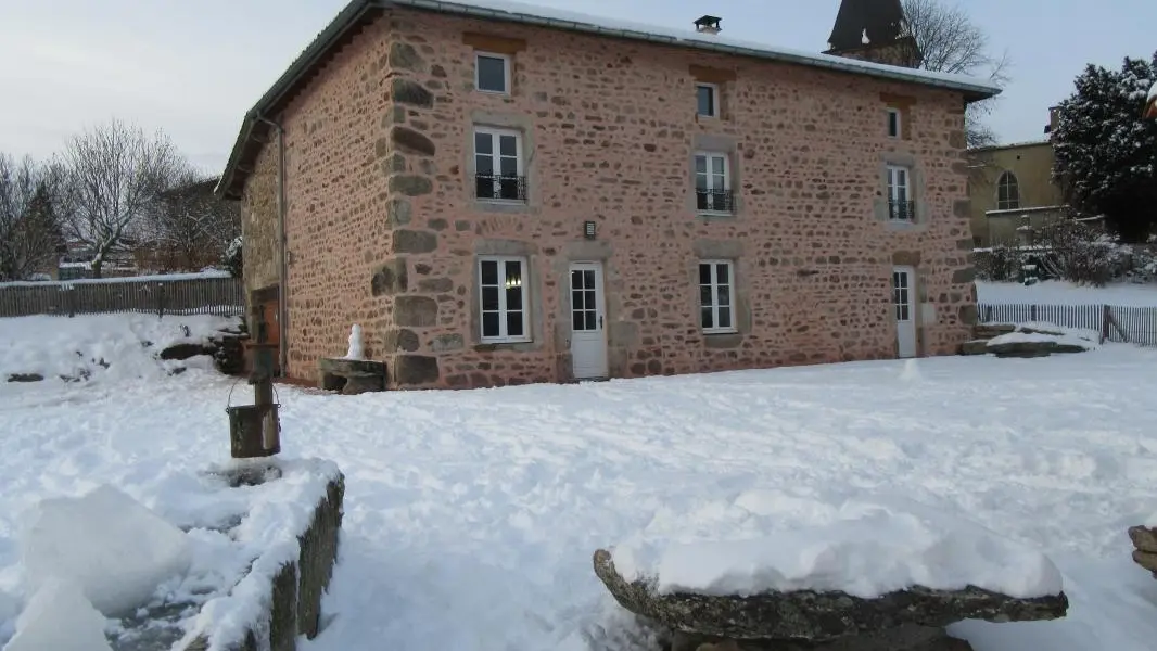 le gîte de la liesse avec la neige