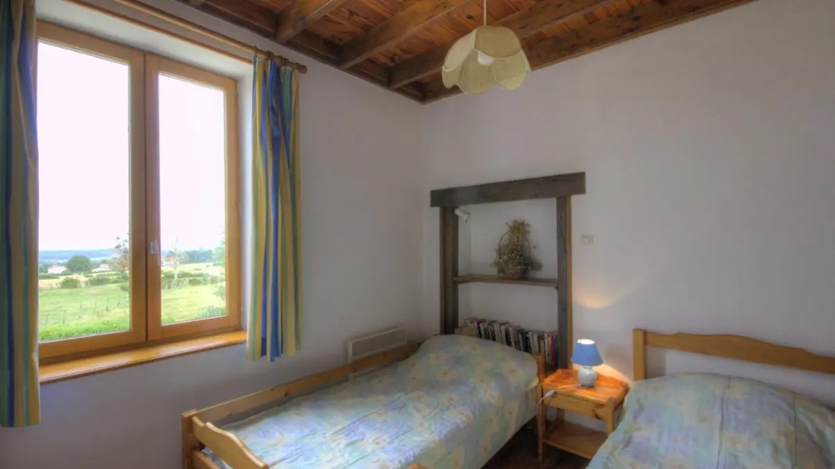 chambre avec 2 lits de 90 cm