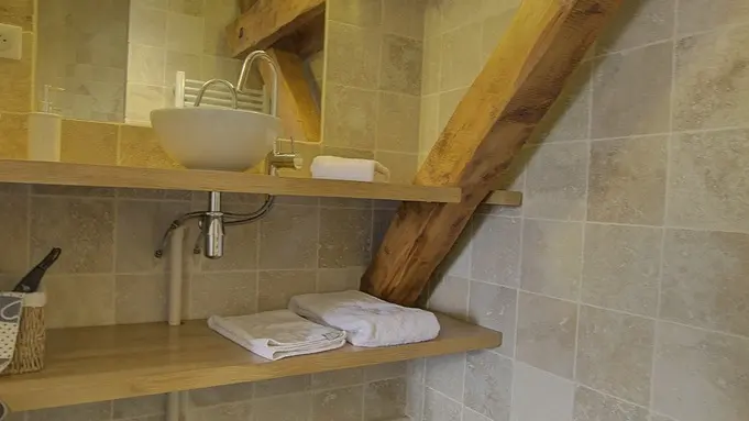 Salle d'eau chambre Mollon