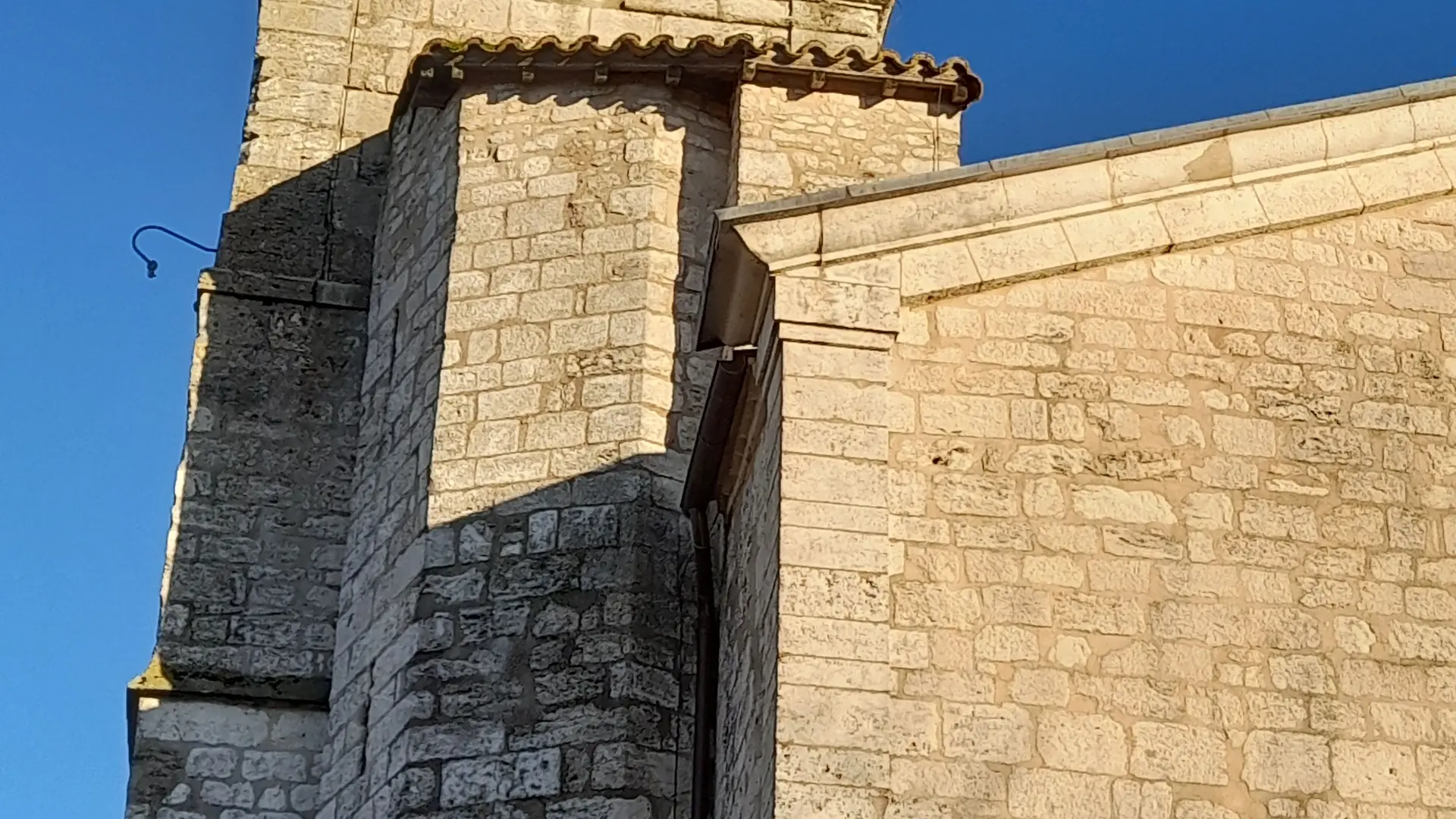 Vue sur l'Eglise St Jacques de Puylaroque