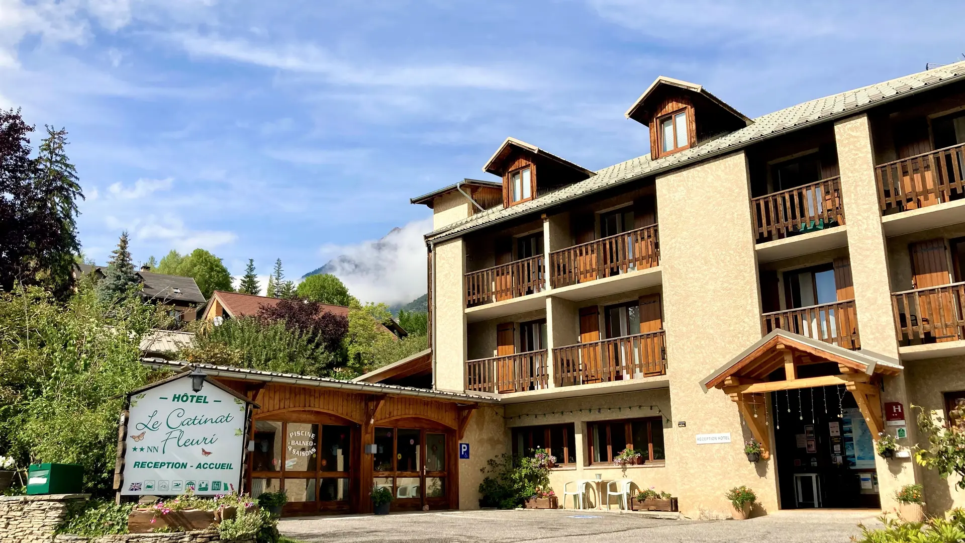 Photo hotel extérieur