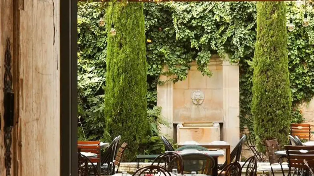 Maison Mistral, Bistrot les Pieds dans l'eau_Saint-Rémy-de-Provence