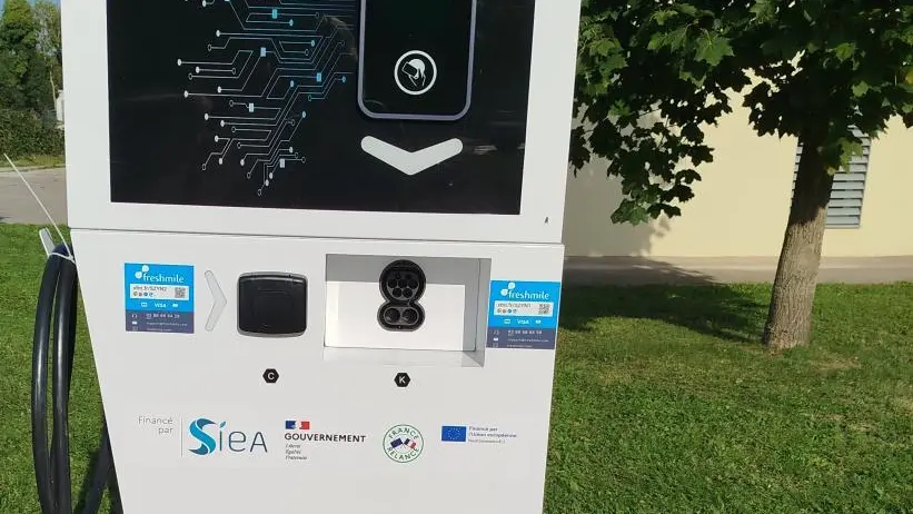 Borne électrique au village à 5 mn