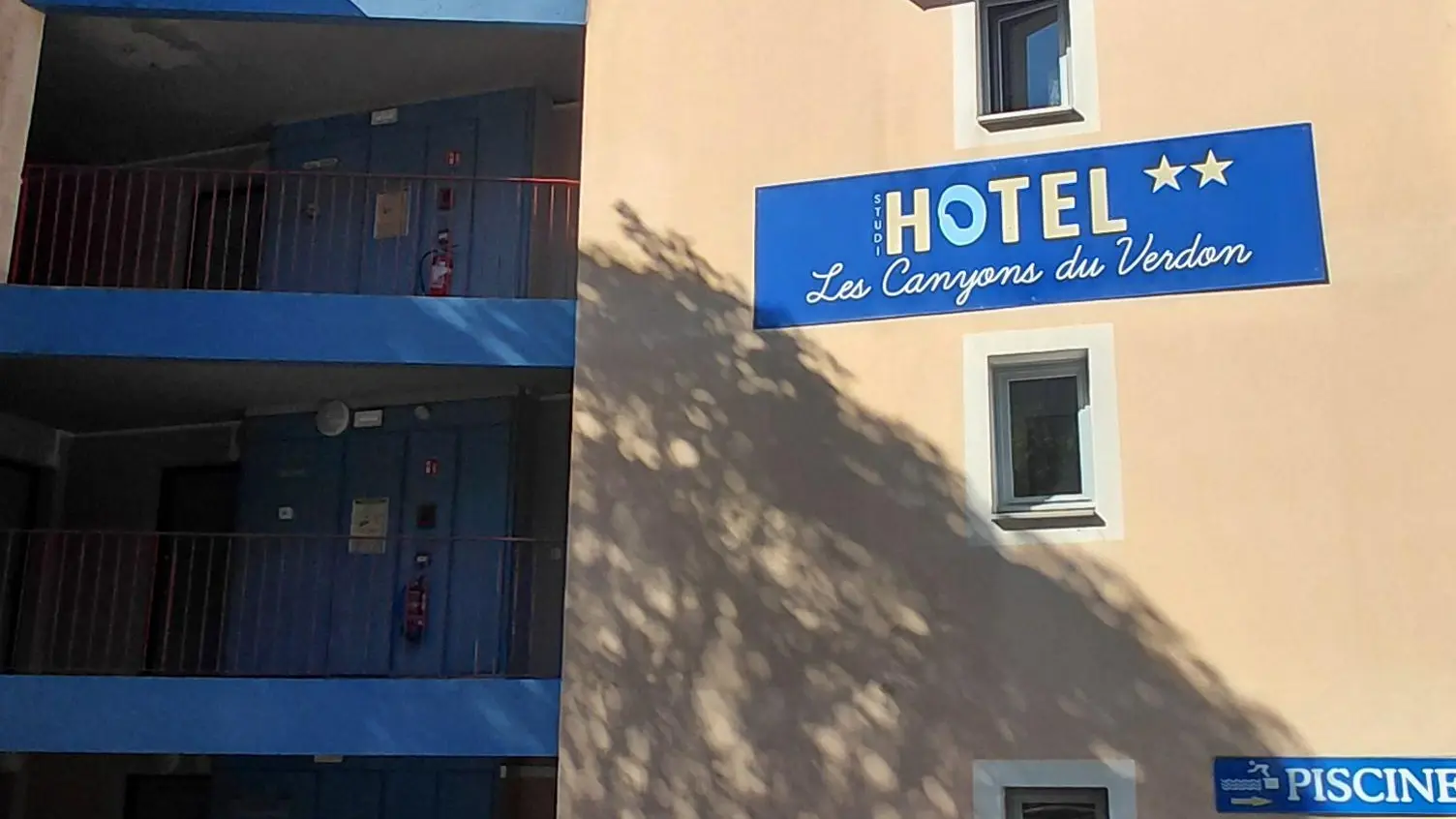 Extérieur côté route