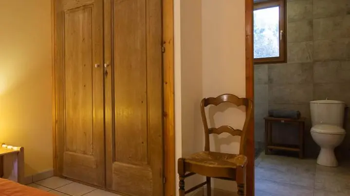 Autre vue de la chambre Rosée du Soleil