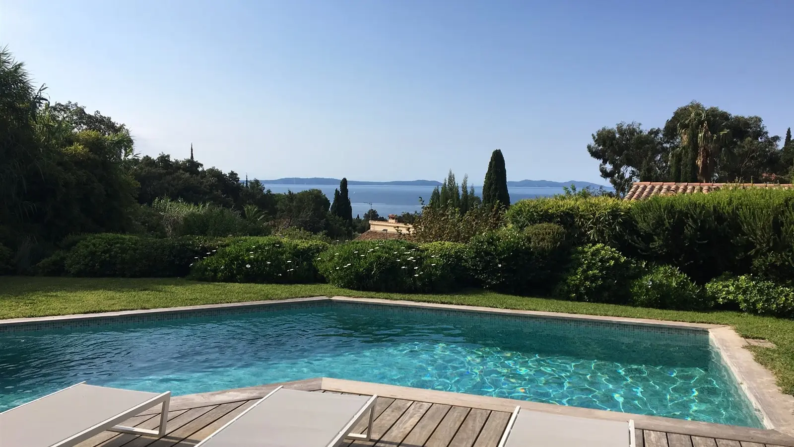 Vue mer de la piscine