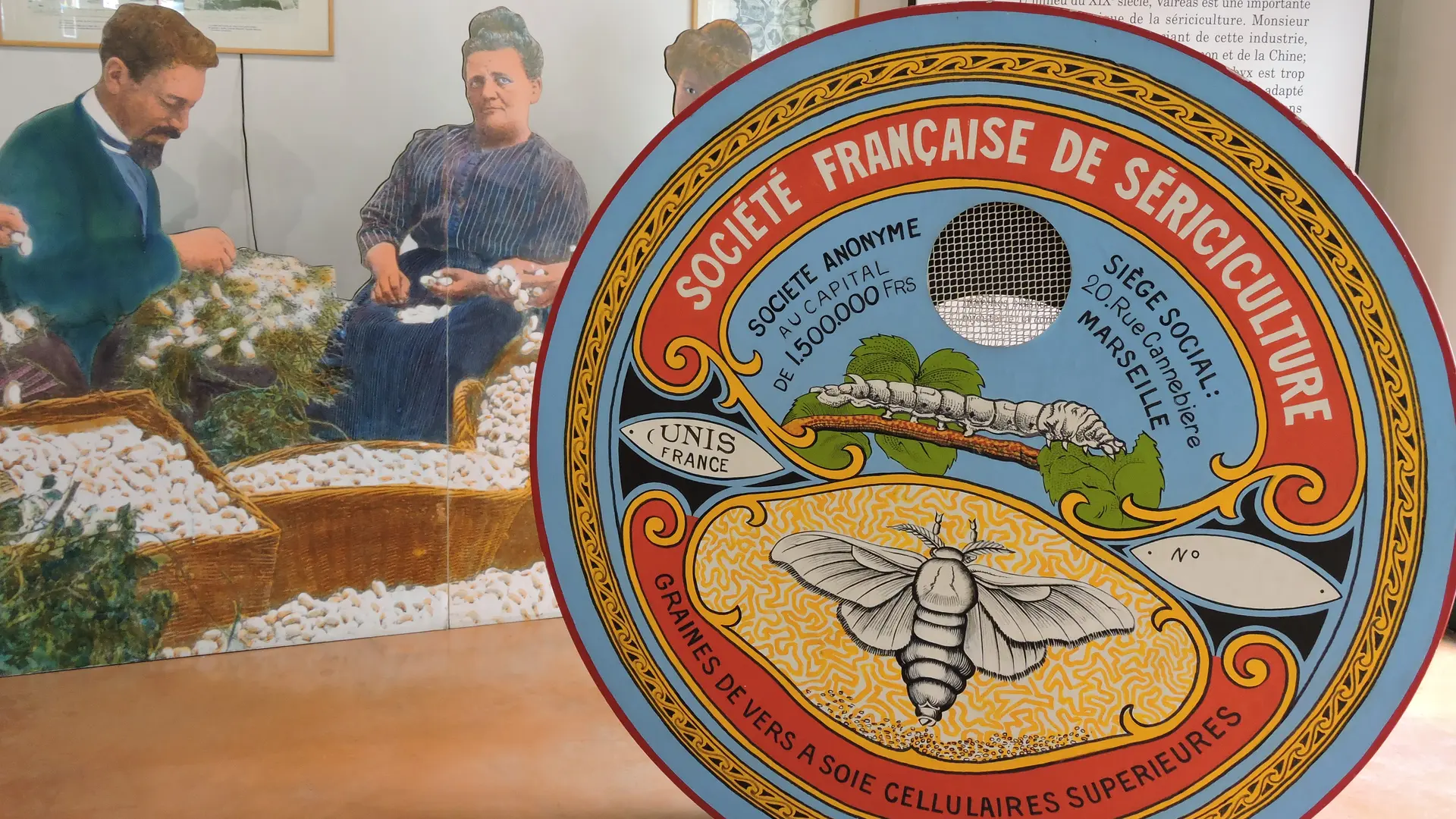 Boîte Société française de Sériciculture -