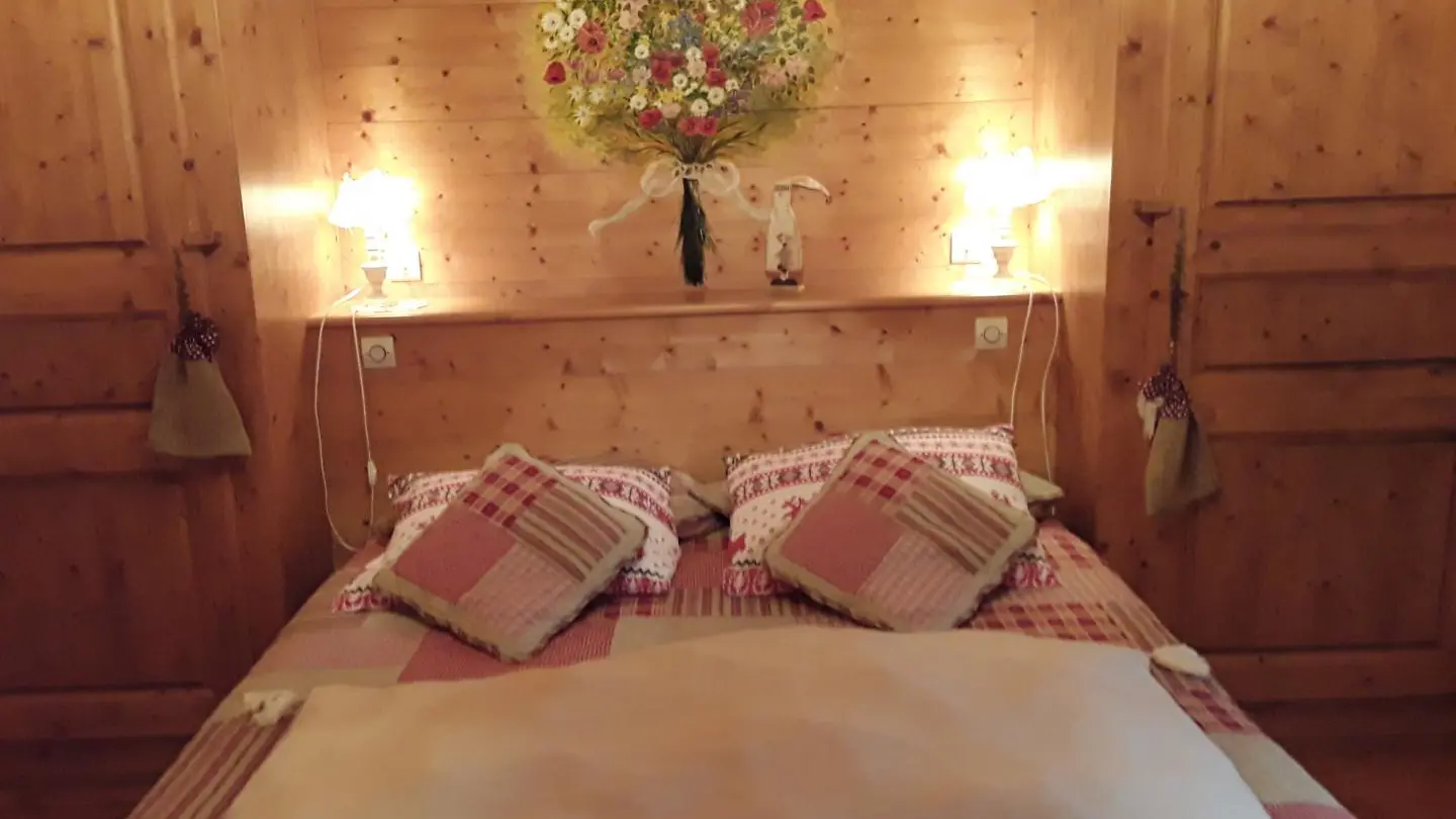 La Montagne, un refuge sous la couette. Chambre familiale des parents