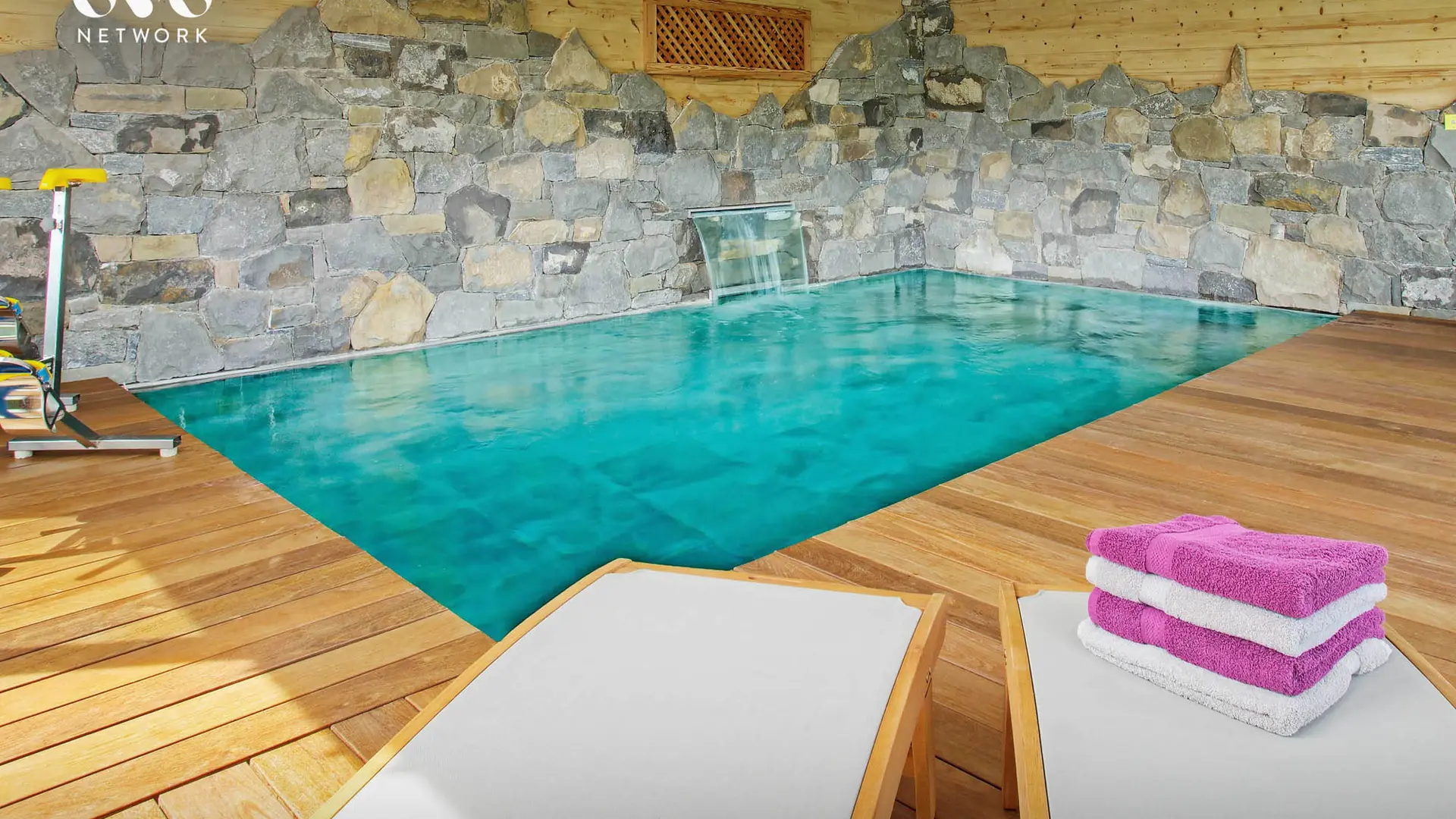 Piscine intérieure