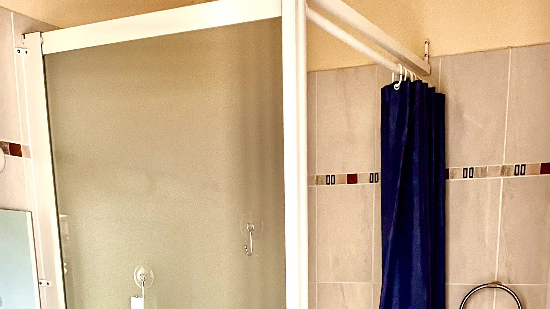 Les Bains - N° 125 - Salle d'eau
