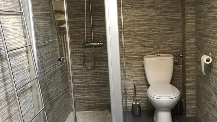 Salle de bain avec WC à l'étage pour les chambres 4 et 5