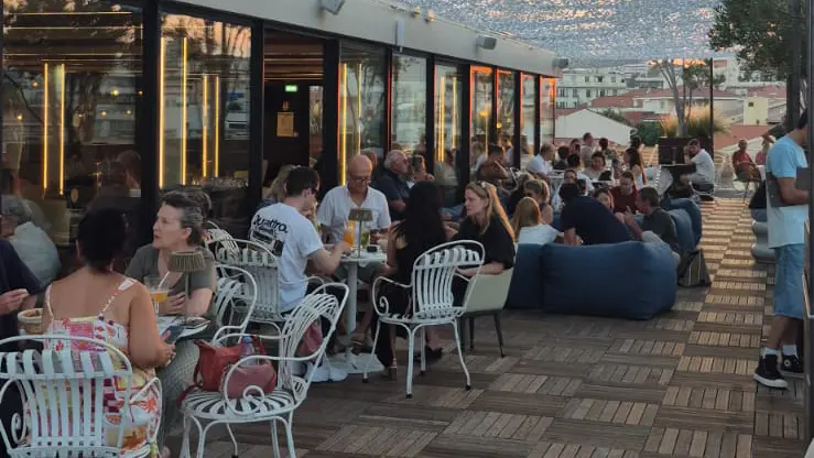cirus-bar-à-cocktails-terrasse
