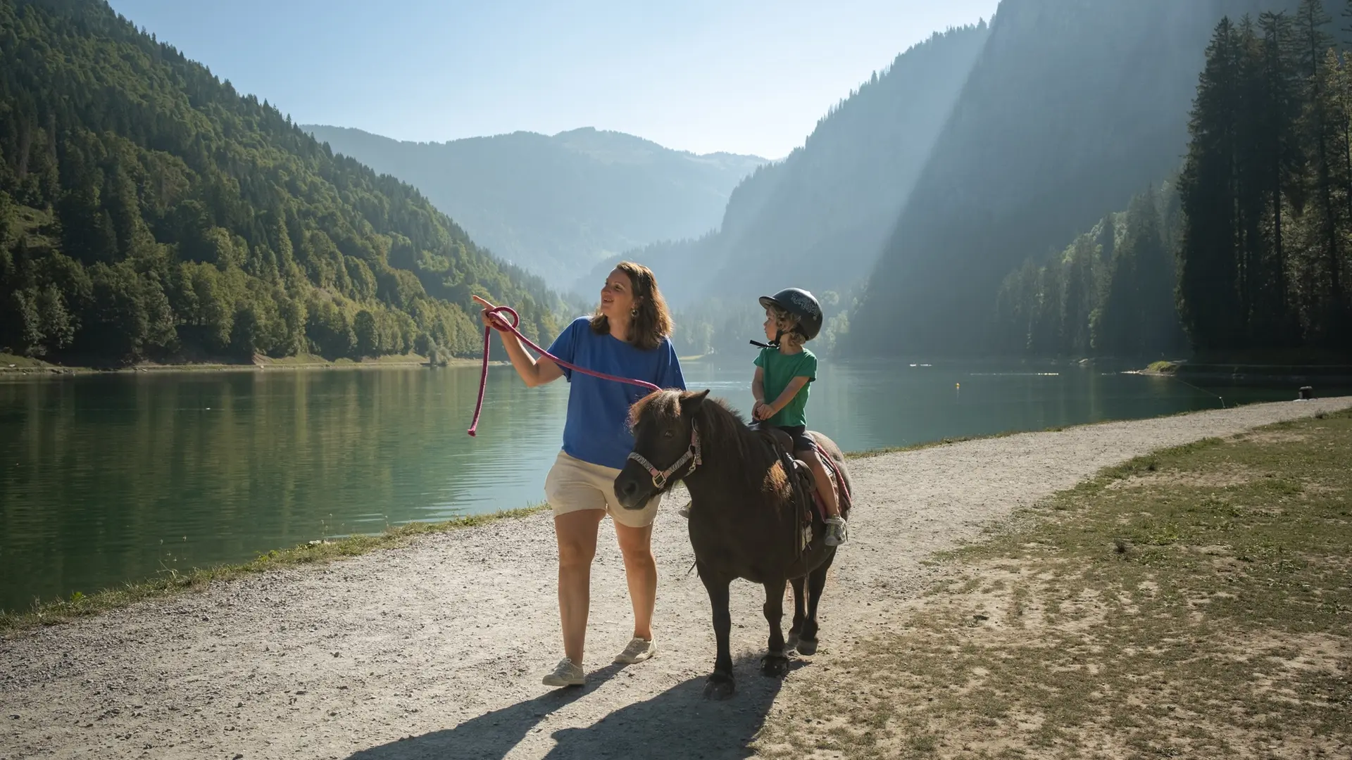 Balade à poney au Lac de Montriond