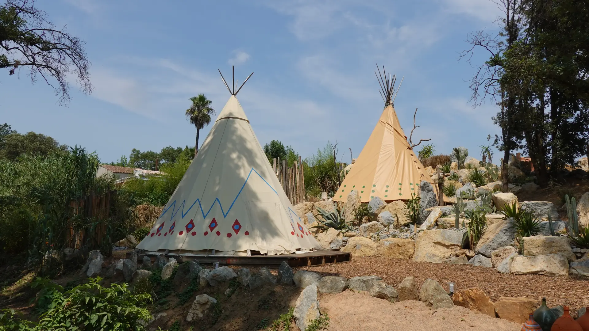 Tipi en pleine nature