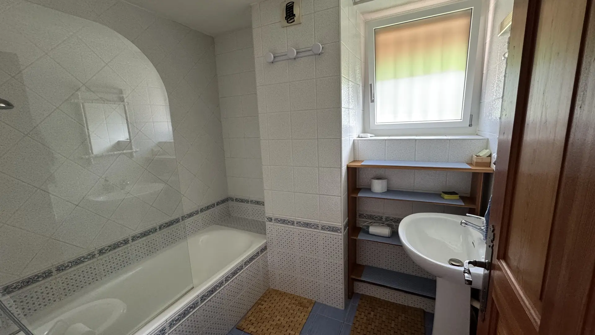 4-pieces-guey-8-salle-bain-serre-chevalier-villeneuve