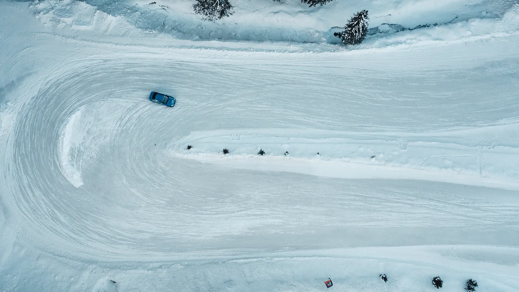 Vue aérienne du circuit de conduite sur glace