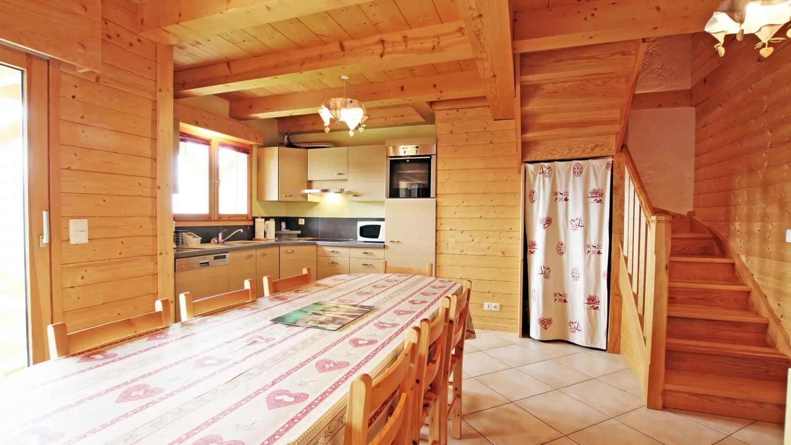 escalier étage Duplex 3 chambres, WC séparé, salle d'eau (douche, vasque)