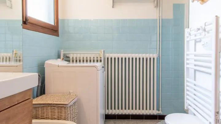 Salle d'eau avec douche